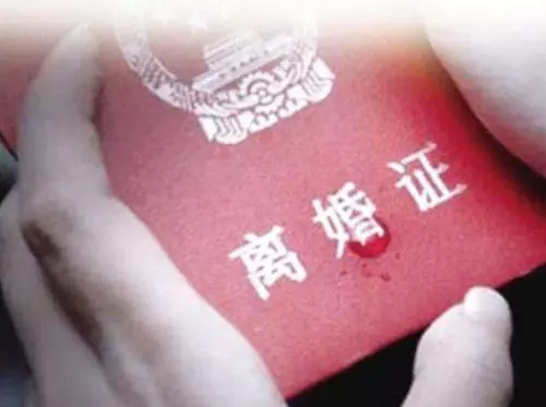 陪現任妻子逛街偶遇前妻,看到她旁邊的孩子,愣住了,怎麼辦才好