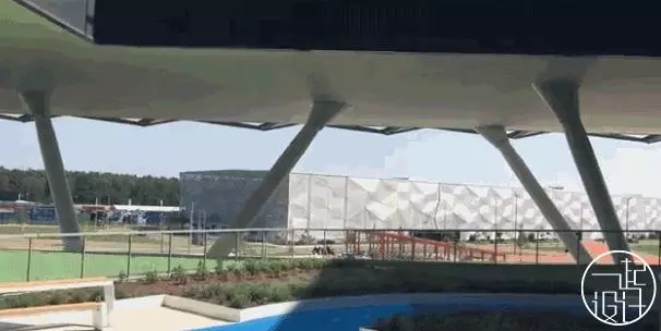 阿迪達斯最新總部大樓,外觀就像個體育場,上班還得天天爬樓梯