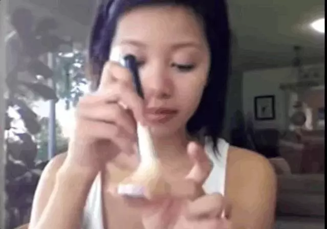 美妝界祖師爺,因抑鬱症放棄幾十億的她回歸了:活著真好