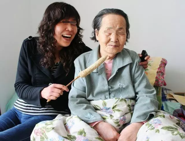 一天,外婆家突然有一位老奶奶來訪,讓外婆的記憶回到五十幾年前