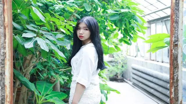 「你嫁給我,就該伺候我媽」妻子反問三句,媽寶男丈夫啞口無言