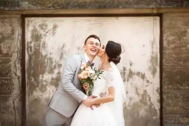 男子背著老婆借五萬給前任,老婆提出離婚,男子反問:我錯了嗎?