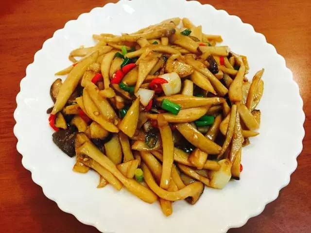 杏鮑菇的12種家常做法,不放肉更好吃,這樣做特別下飯,美味可口