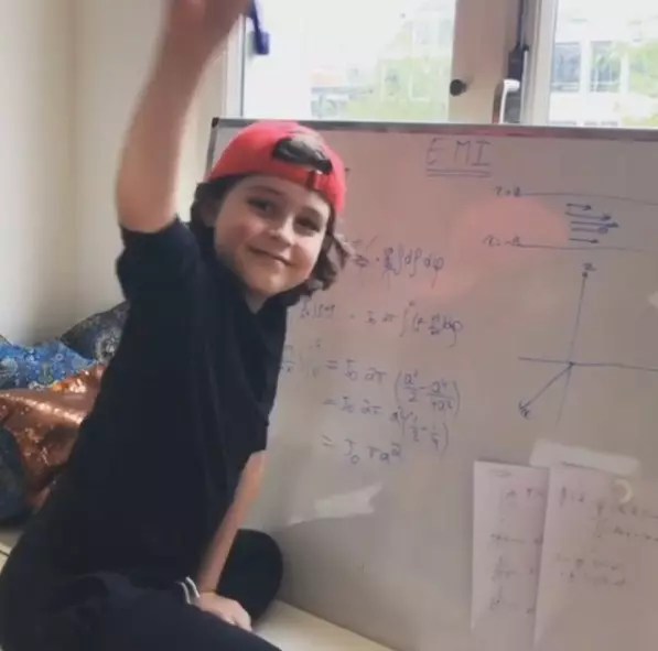 創世界紀錄!9歲小神童「大學已畢業」 下一步:讀博士順便學醫