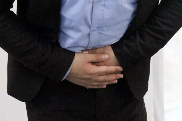 為什麼有人一喝水就不停的上廁所,有人喝很多水卻絲毫沒尿意?