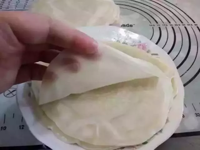 萬能餃子皮,動動手,變成4種小零食,好吃得不得了