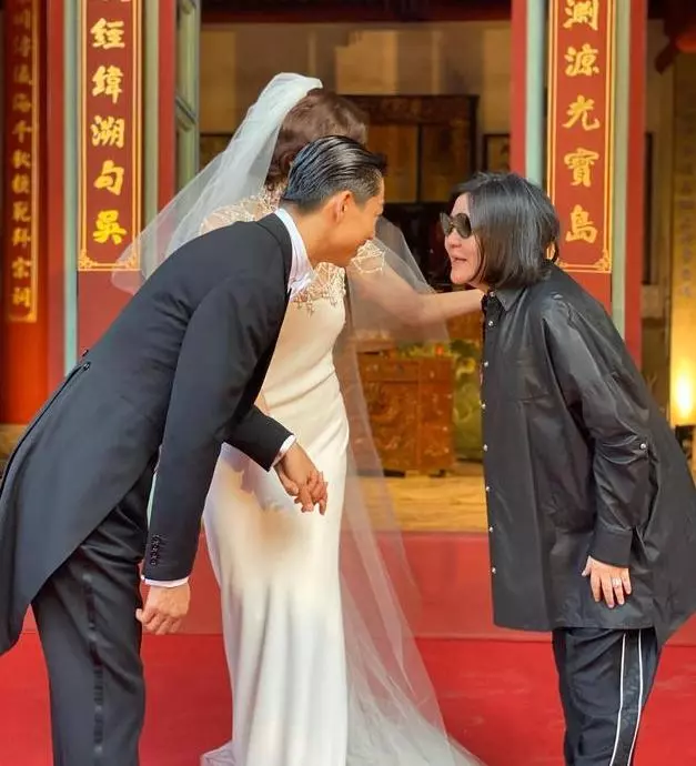林志玲擺酒不收禮金,黃子佼寇乃馨塞奇怪禮物,小S力證姐妹情深 !