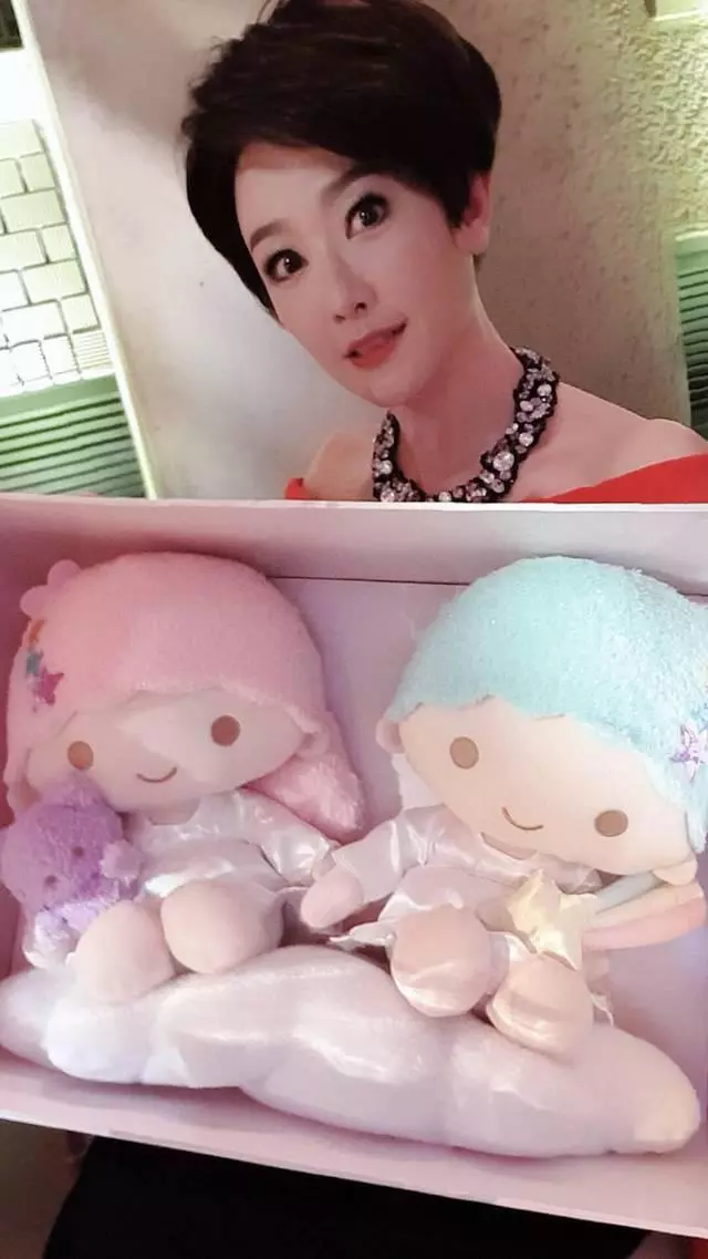 林志玲擺酒不收禮金,黃子佼寇乃馨塞奇怪禮物,小S力證姐妹情深 !