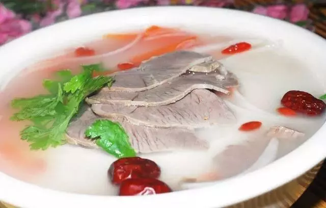 黃芪煮一寶,疾病都趕跑!入冬後經常喝,補氣養血身體好!