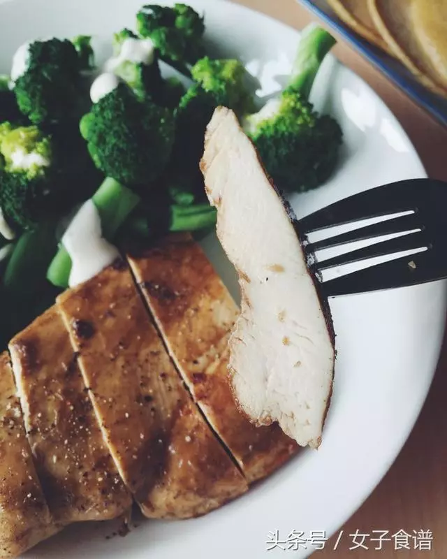 15種最好吃的雞胸肉「減脂餐」做法!想瘦身變Fit 就跟著吃!