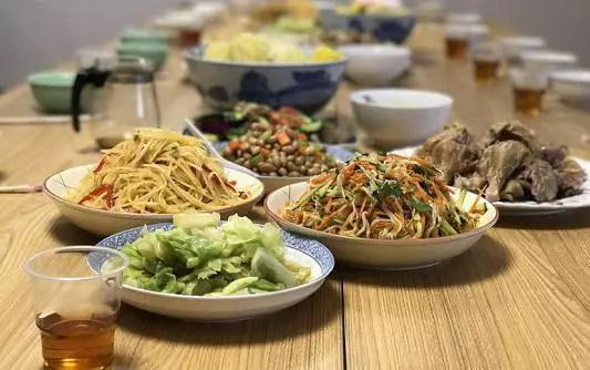 腸道消化不好、垃圾太多?應多吃這4種食物給腸子「洗澡」!