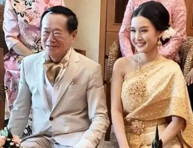 70歲咖啡總裁豪砸2000萬聘金 , 娶20歲美嬌娘 !