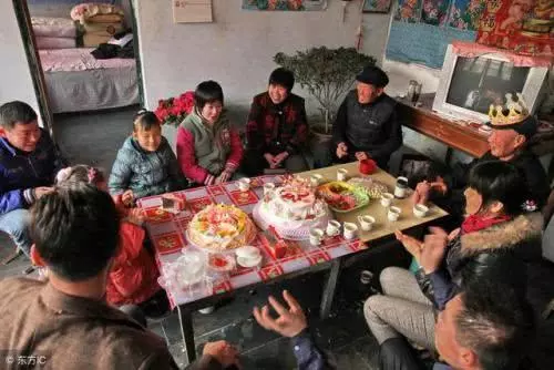 婆婆70壽誕後,禮金全占為己有,兒媳怒吼:以後別想再過生日