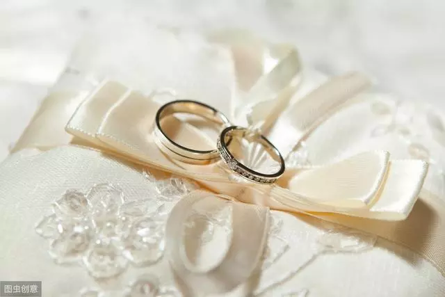 「你婆家18萬彩禮啥時送來?你弟等著買房」「媽,我們分手了」