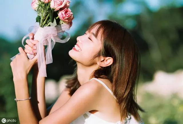 「你婆家18萬彩禮啥時送來?你弟等著買房」「媽,我們分手了」