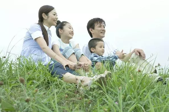 媽媽恨了奶奶一輩子,卻逼著我千里迢迢回家見她最後一面