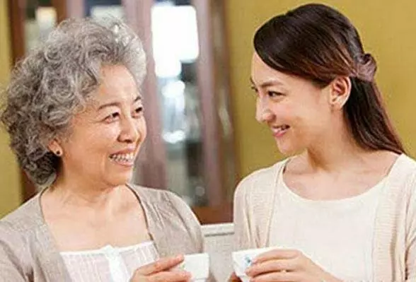 一個婆婆的哭訴:我養大了兩個兒子,我老了媳婦們都不要我