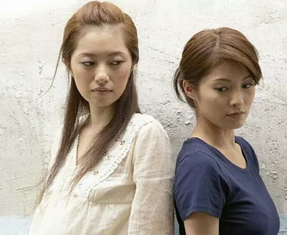 妯娌:嫂子,請你不要把你家不要的東西給我們,我們不是乞丐