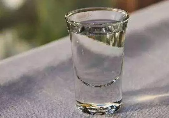 喝白開水跟喝茶水,哪種方式對身體健康最有益?今天都說清楚了