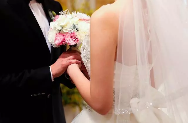 「兒媳婦,雖然我沒有生養你,但我也不欠你的!」