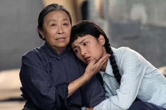 「兒媳婦,雖然我沒有生養你,但我也不欠你的!」