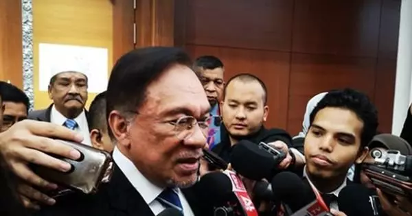 傳向首相逼宮 覲見國家元首·安華這次發火回應了 !