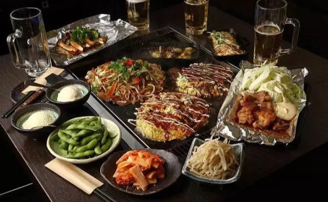 晚上吃宵夜和熬夜餓肚子,哪個的危害更大?答案就是如此簡單