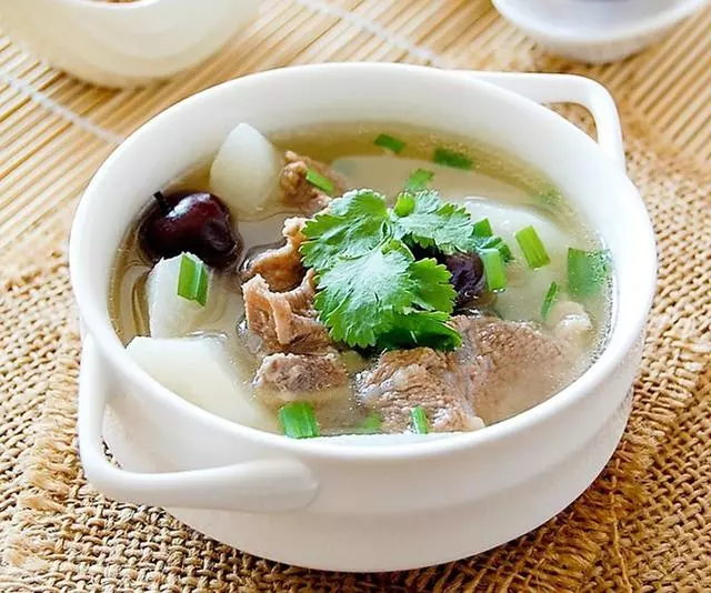 天冷吃什麼菜暖和又好吃?分享12道熱湯菜,邊吃邊喝,全身暖呼呼