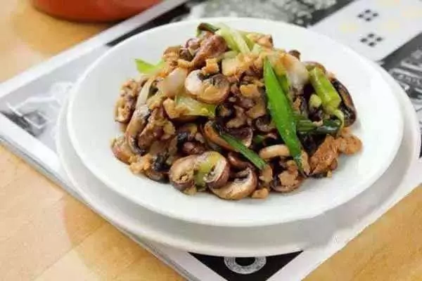 秋冬吃蘑菇養顏,補充營養,分享10種蘑菇做法,溫暖整個家