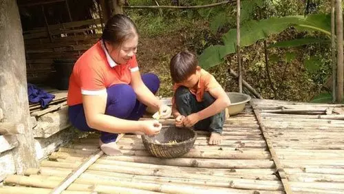 奶奶去世爸爸意外身亡 男童住破屋 種菜養自己 | 中國報 China Press